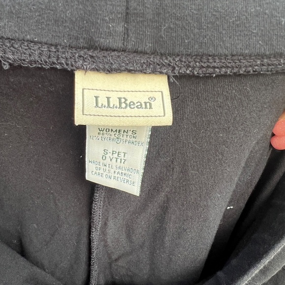 LL Bean Black flared knit cotton and lycra pants w/cross-over front - Picture 3 of 3